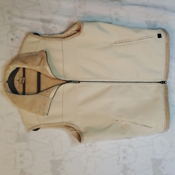 NWT WOMENS CREAM WOOLRICH FERNVALE CORDUROY VEST SIZE LARGE - Picture 1 of 6